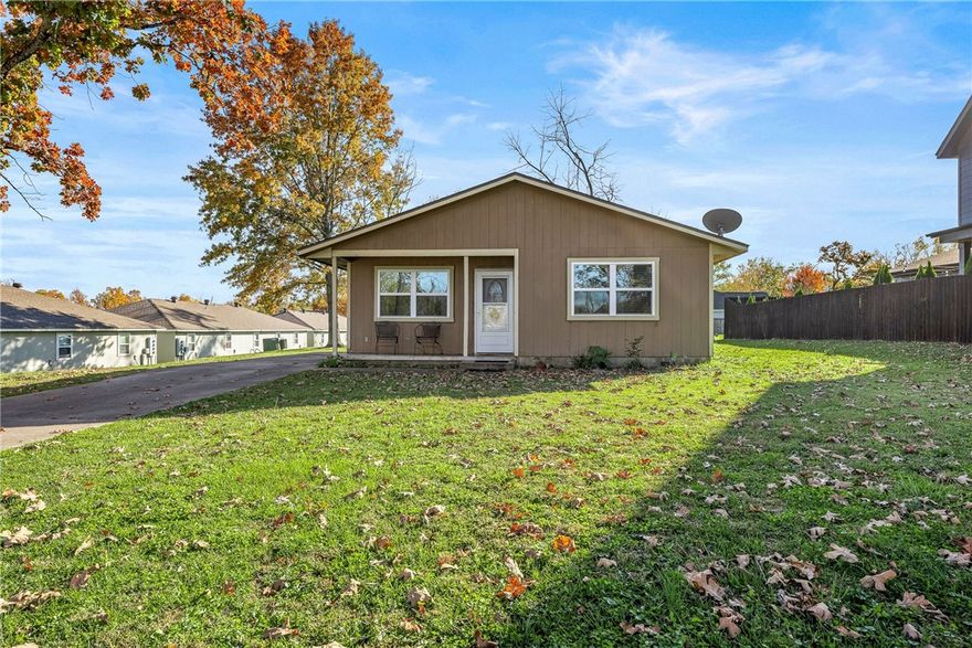 Located in one of the fastest-appreciating areas of Downtown Bentonville, this property offers outstanding potential as a primary residence, short-term rental, or long-term investment. Surrounded by new construction and redevelopment, it features flexible zoning and a prime location just steps from three major trailheads and the new Skybridge. Walk or bike to Crystal Bridges, the Bentonville Square, Park Springs Park, the Razorback Greenway, and Slaughter Pen Trails—all within minutes, with a quick 10-minute commute to the new Walmart Campus. Perfect for those who love the active downtown lifestyle, with world-class trails, art, dining, and entertainment nearby. Whether you’re looking for a cozy home in the heart of Bentonville or an investment property, this one is a must-see.