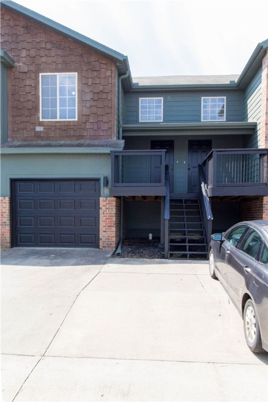 Newly renovated/remodeled inside and outside, 3 Bedrooms 2 Baths with garage townhomes. Finish out includes white paint and trim with gray painted cabinets, light gray and white granite, new light fixtures and mirrors.  Soon to have trees cleared to direct trail access. Less than one mile to U of A and on bus route for students!