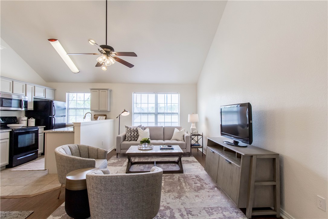 9-16-30 FAYETTEVILLE OUTLOTS - Residential Income