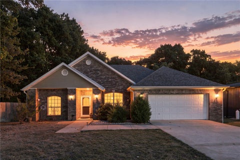 Photo of 13 Boxford Drive, Bella Vista, AR 72715 (MLS # 1359063)