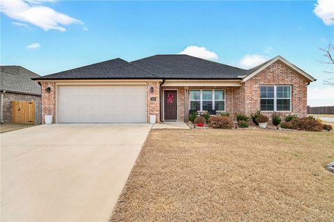 Photo of 603 Woodplains Avenue, Tontitown, AR 72762 (MLS # 1330969)