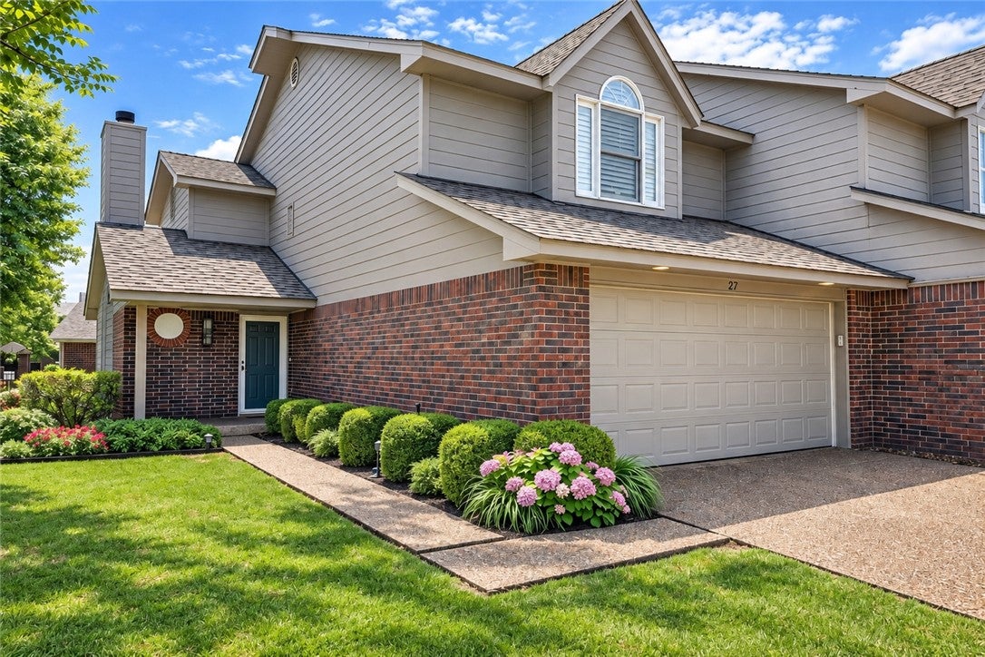 27 La Quinta Court