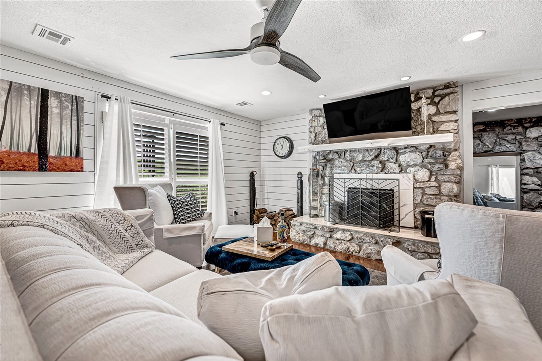 34-19-31-BENTONVILLE - Residential