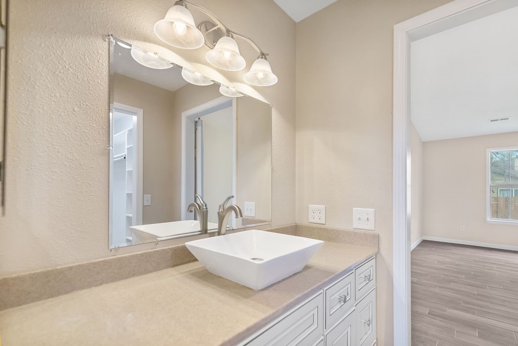 Meadow Acres Blk Ii Rogers - Residential