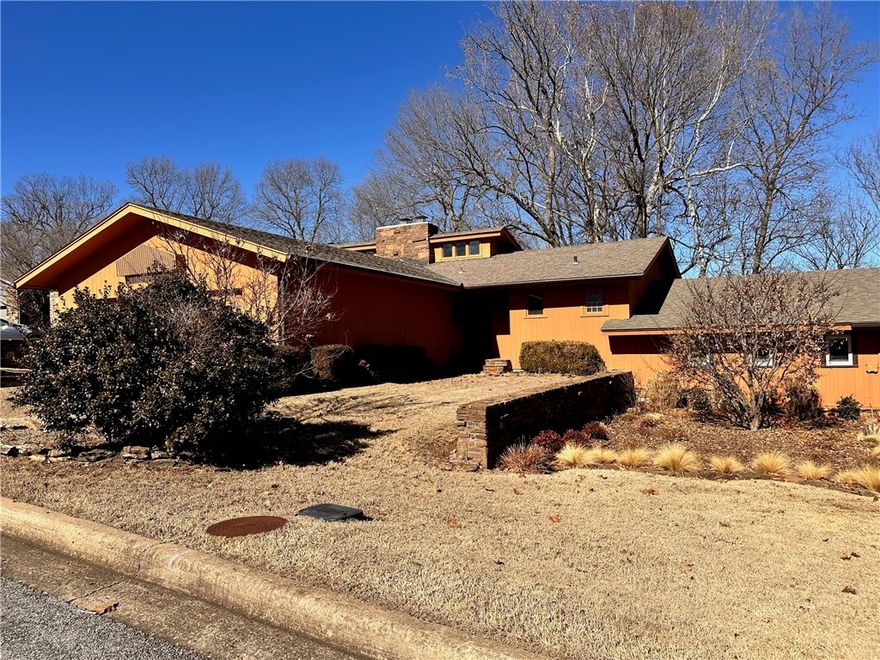 Large town home situated on Paradise Valley golf course. Lovely view. Vaulted ceiling in living area. Hardwood floors, updated kitchen. Large bedrooms. Won't last long.