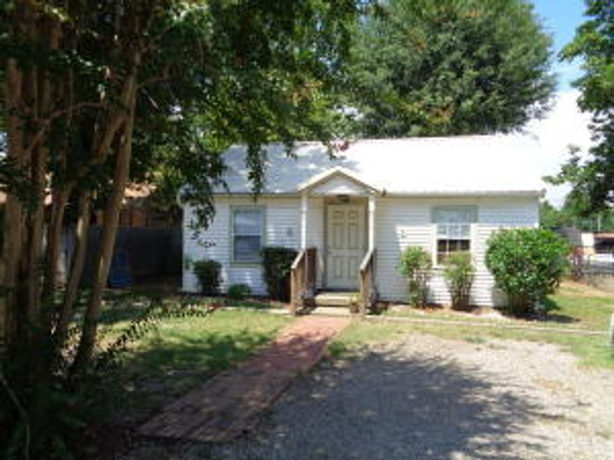 NICE Duplex with GREAT Investment opportunity.Good monthly ROI.Both sides currently rented & has a GREAT rental history.1 BDR/1 BA & 500sqft on ea side.Low taxes, low insurance, & small utility bills.Plenty of Parking.Wood laminate floors throughout & ALL APPLIANCES CONVEY.Updates to the plumbing & HVAC in the last year.ONE RENTER HAS BEEN A RESIDENT FOR OVER 8 YEARS. ONLY $78,500.  MLS#19-1792.