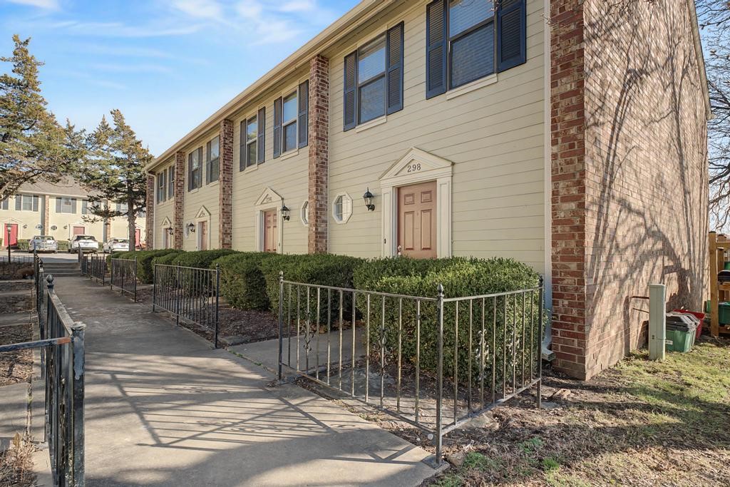 Walker Stone Square - Residential Lease