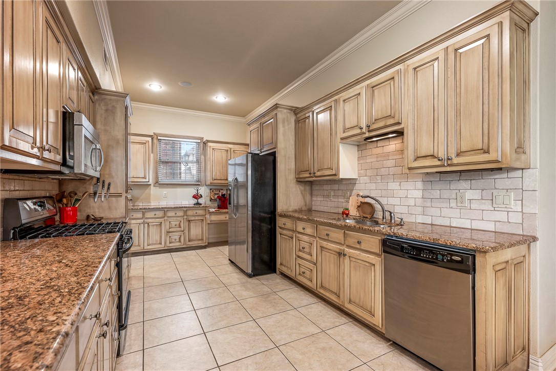 Peaks Ph Ii, The Rogers - Residential Lease