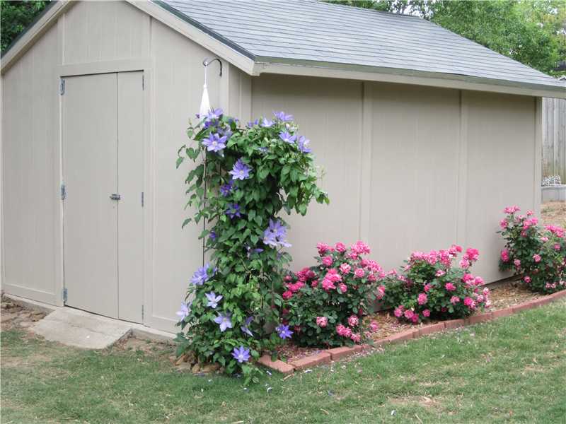 Country Club Estates - Residential