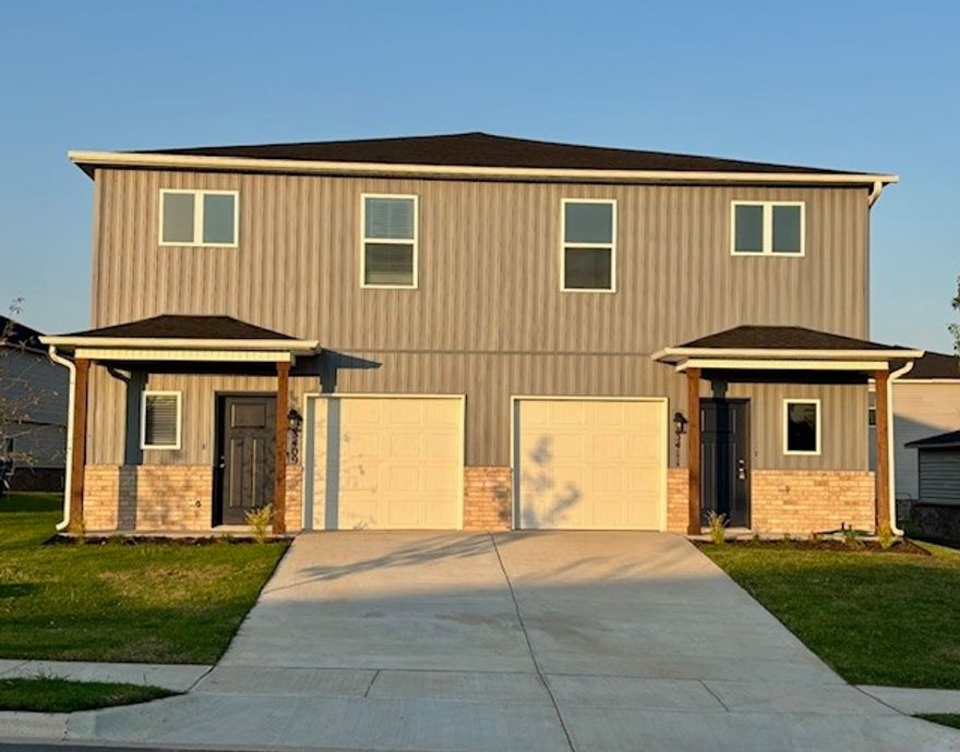 Brand New Construction duplex unit in a quiet Bentonville neighborhood. This 3-bedroom, 2-bathroom features an open-concept living area, modern kitchen with stainless steel appliances, and a spacious backyard perfect for relaxing or entertaining. Conveniently located near schools, parks, shopping, and just minutes from downtown Bentonville. Don't miss your chance to call this charming property home!
