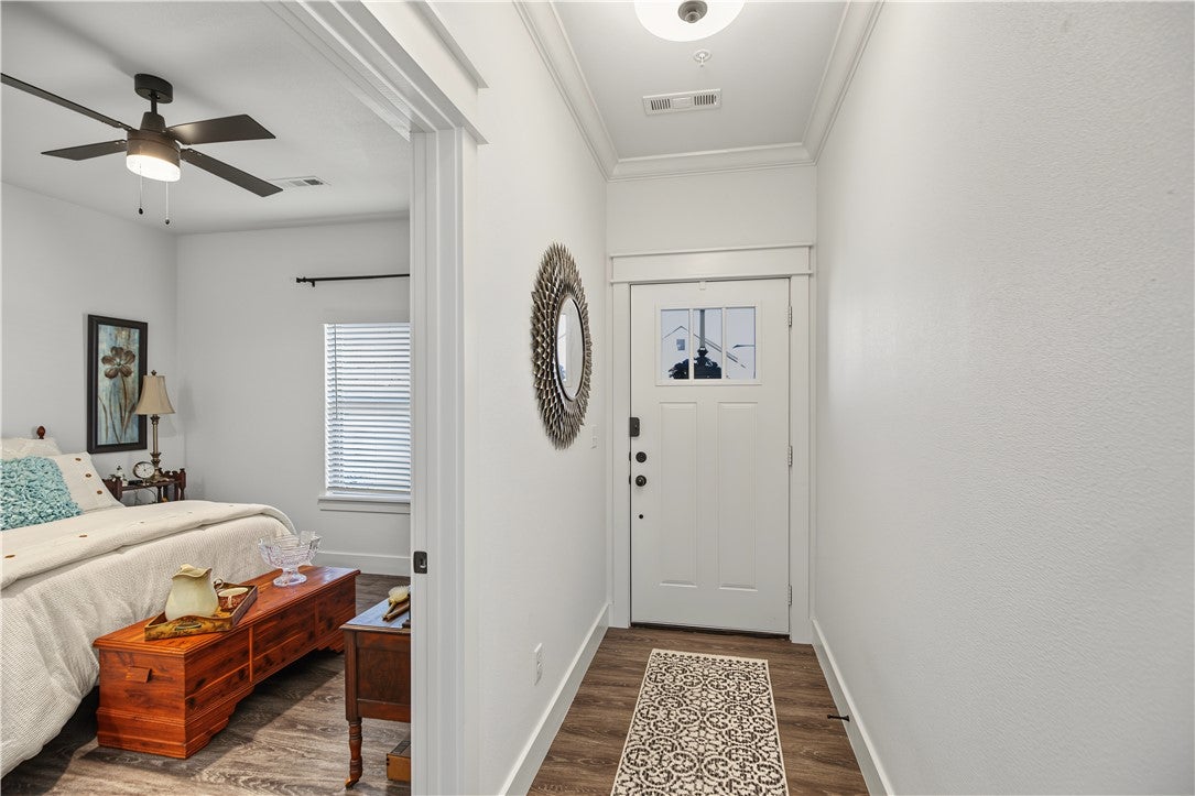 1602 S 17th Place