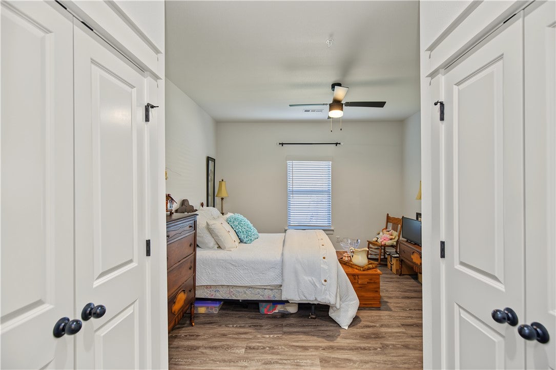 1602 S 17th Place