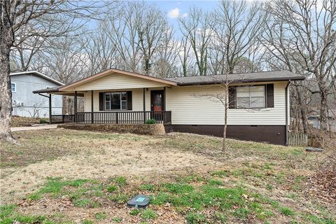 Photo of 17 Evesham Lane, Bella Vista, AR 72714 (MLS # 1337903)