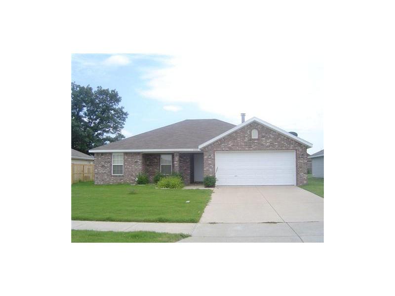 NICE HOME, CROWN MOLDING, FANS, PRIVACY FENCE, 2 CAR GARAGE, GREAT LOCATION, PETS ALLOWED