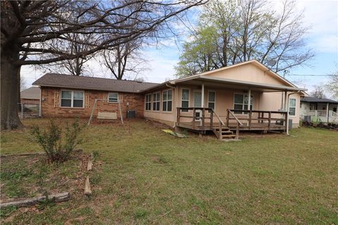 Single Family Residence in Elm Springs AR 1945 Elm Springs Road 35.jpg