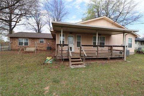 Single Family Residence in Elm Springs AR 1945 Elm Springs Road 29.jpg