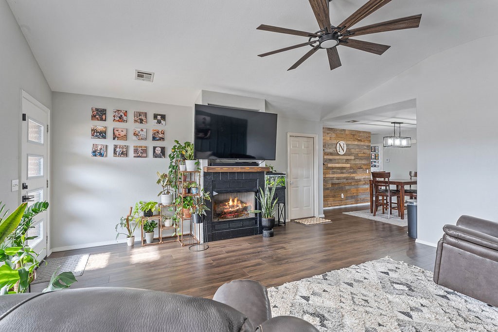 Maple Glenn - Residential