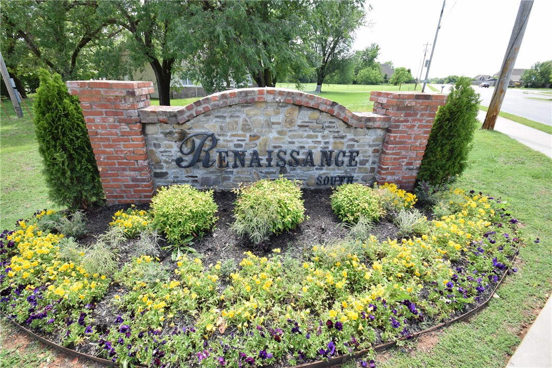 Great corner lot in beautiful Renaissance South in Springdale! Great opportunity to build your dream home on this great lot in this beautiful, upscale neighborhood!