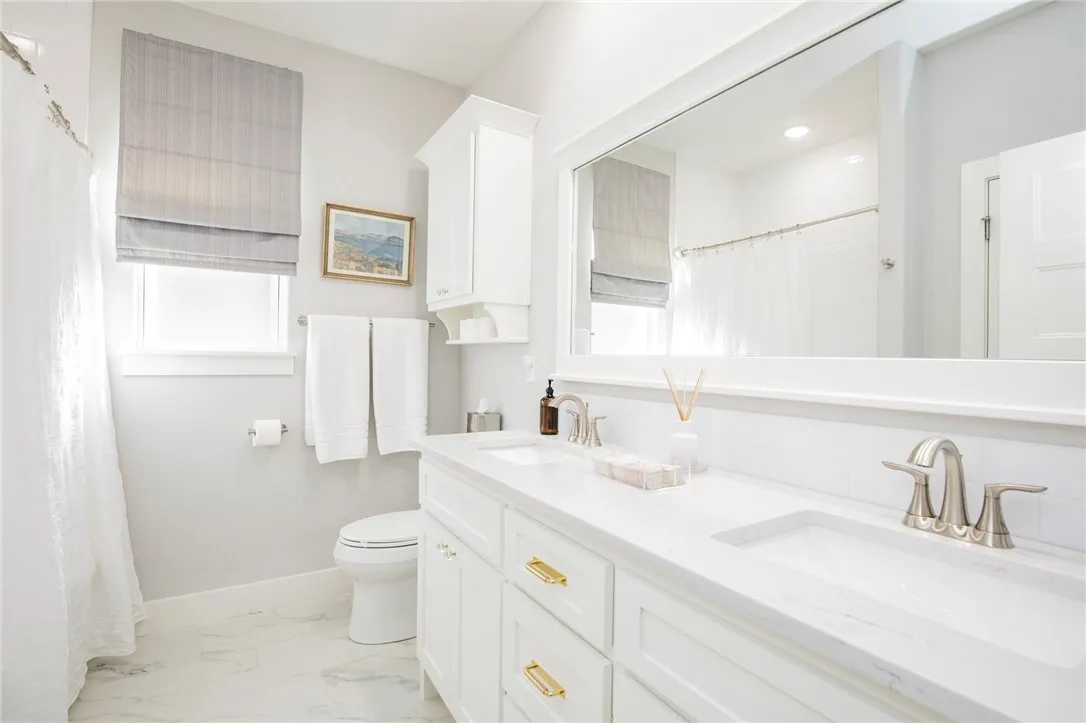 Bentonville, Arkansas 72712, United States, 4 Bedrooms Bedrooms, ,3 BathroomsBathrooms,Residential,Active,176792