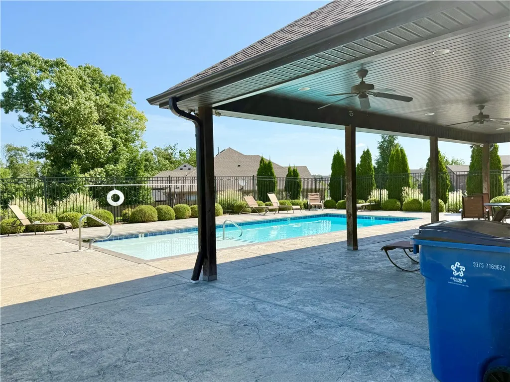 Bentonville, Arkansas 72712, United States, 4 Bedrooms Bedrooms, ,3 BathroomsBathrooms,Residential,Active,176792