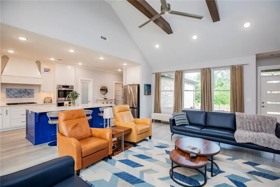 Bentonville, Arkansas 72712, United States, 4 Bedrooms Bedrooms, ,3 BathroomsBathrooms,Residential,Active,176792