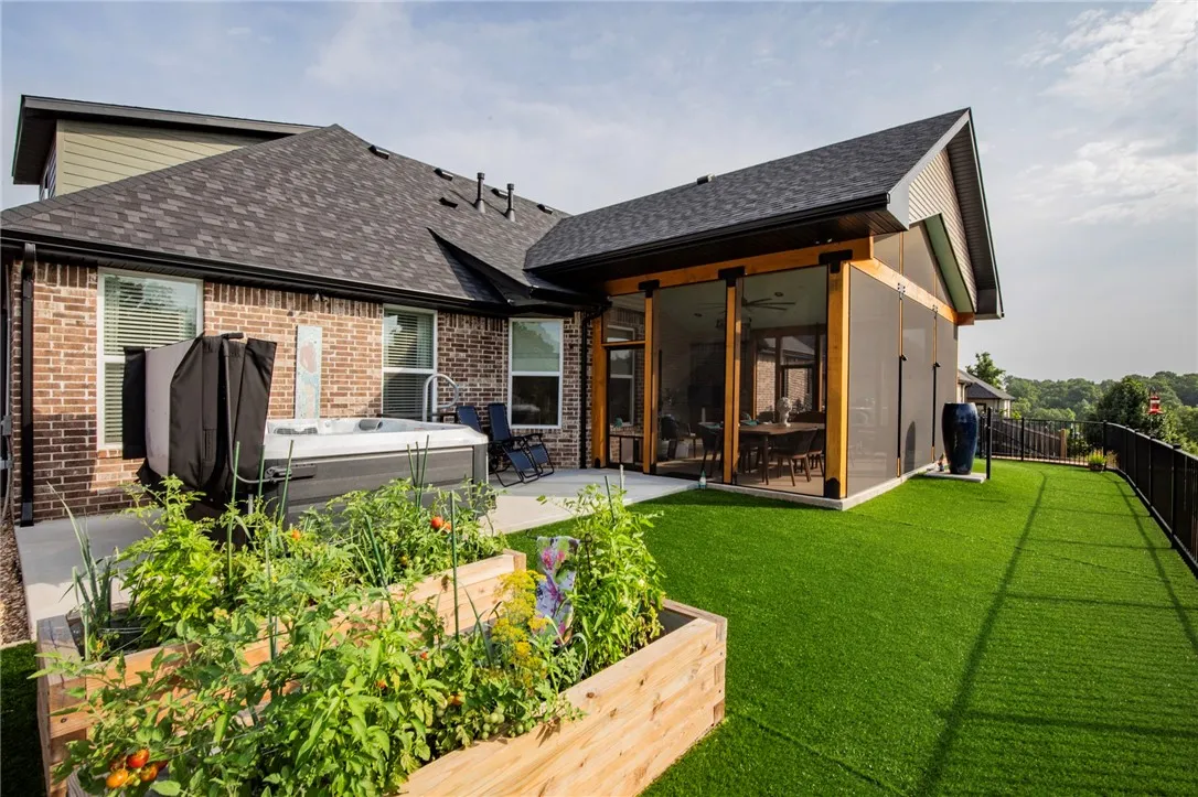 Bentonville, Arkansas 72712, United States, 4 Bedrooms Bedrooms, ,3 BathroomsBathrooms,Residential,Active,176792