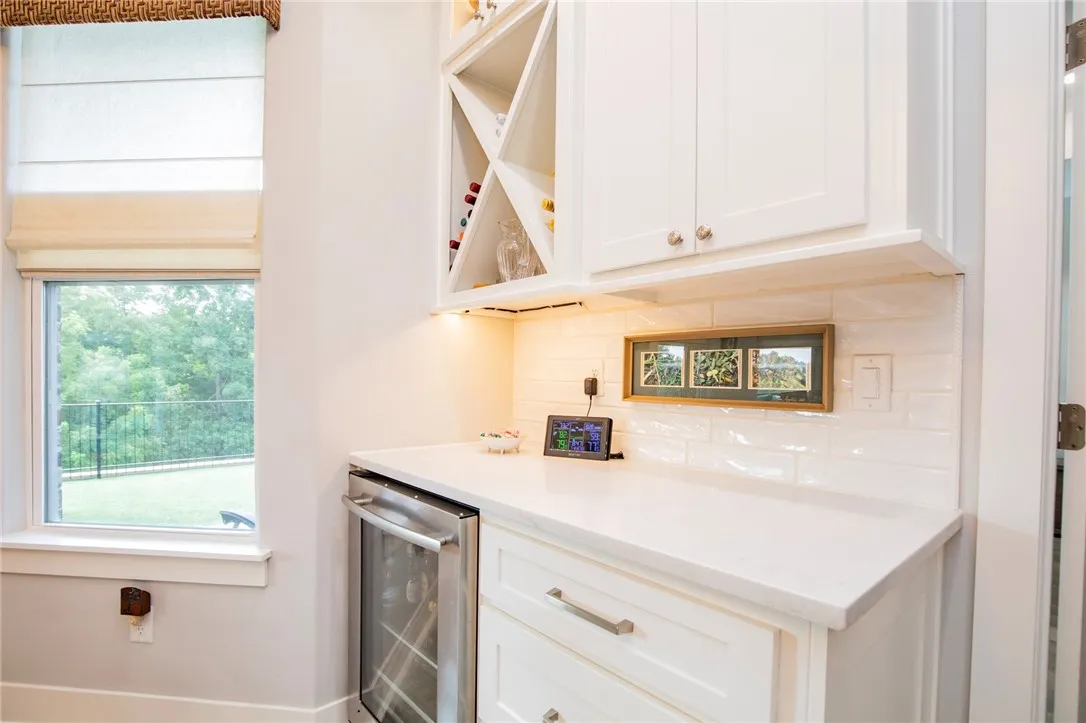 Bentonville, Arkansas 72712, United States, 4 Bedrooms Bedrooms, ,3 BathroomsBathrooms,Residential,Active,176792