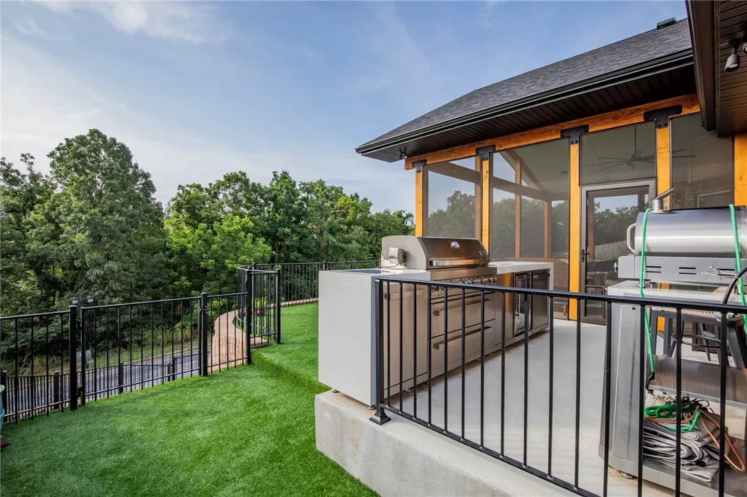 Bentonville, Arkansas 72712, United States, 4 Bedrooms Bedrooms, ,3 BathroomsBathrooms,Residential,Active,176792