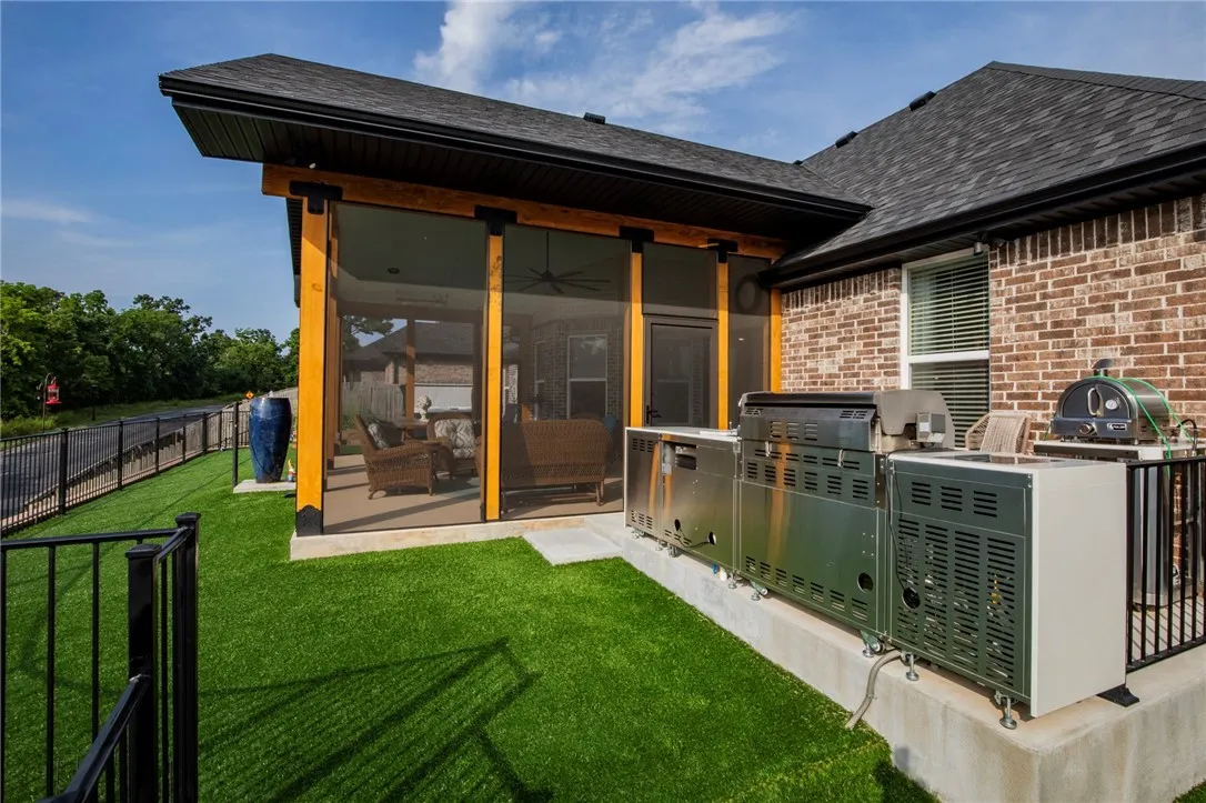 Bentonville, Arkansas 72712, United States, 4 Bedrooms Bedrooms, ,3 BathroomsBathrooms,Residential,Active,176792