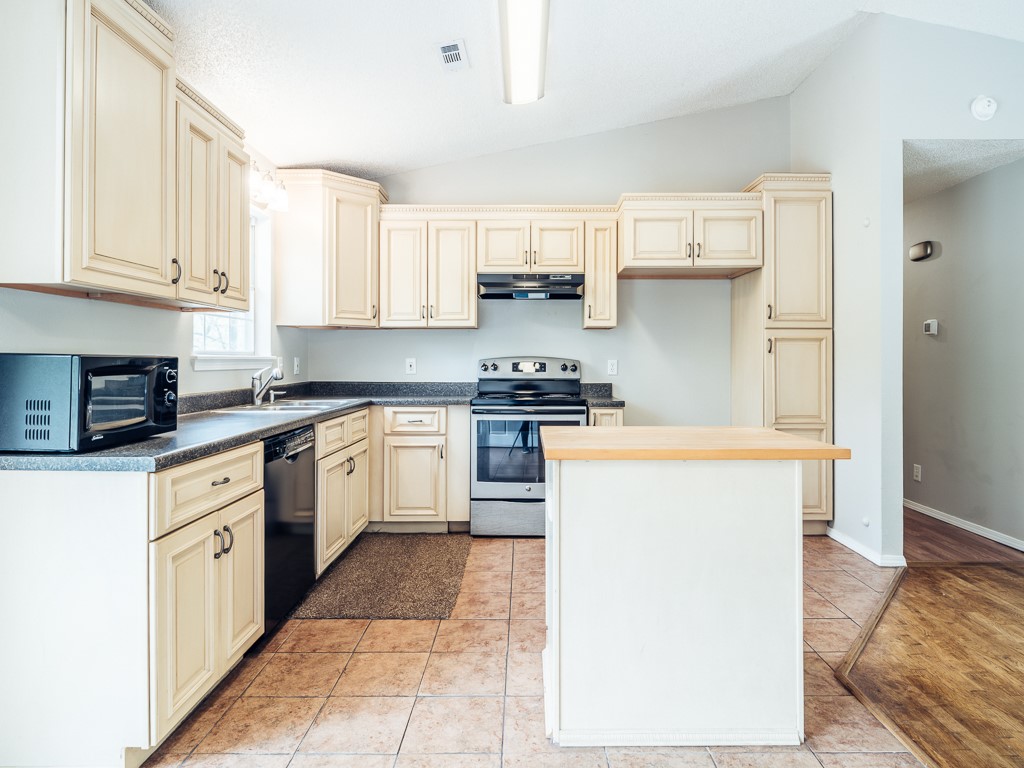 Hampton Sub Bvv - Residential Lease