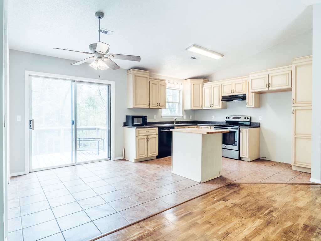 Hampton Sub Bvv - Residential Lease