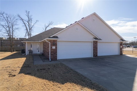 Photo of 5802 Park Valley Circle, Fort Smith, AR 72916 (MLS # 1362911)