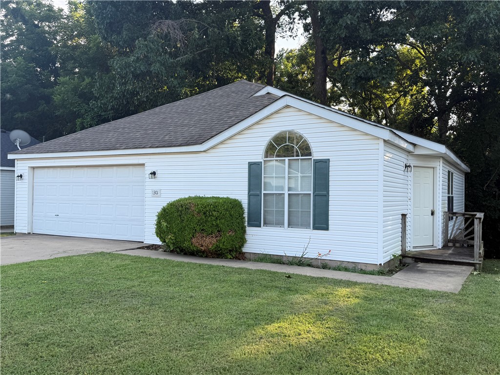 Photo 1 of 20 — 1301 Cresent Street, Bentonville, AR 72712