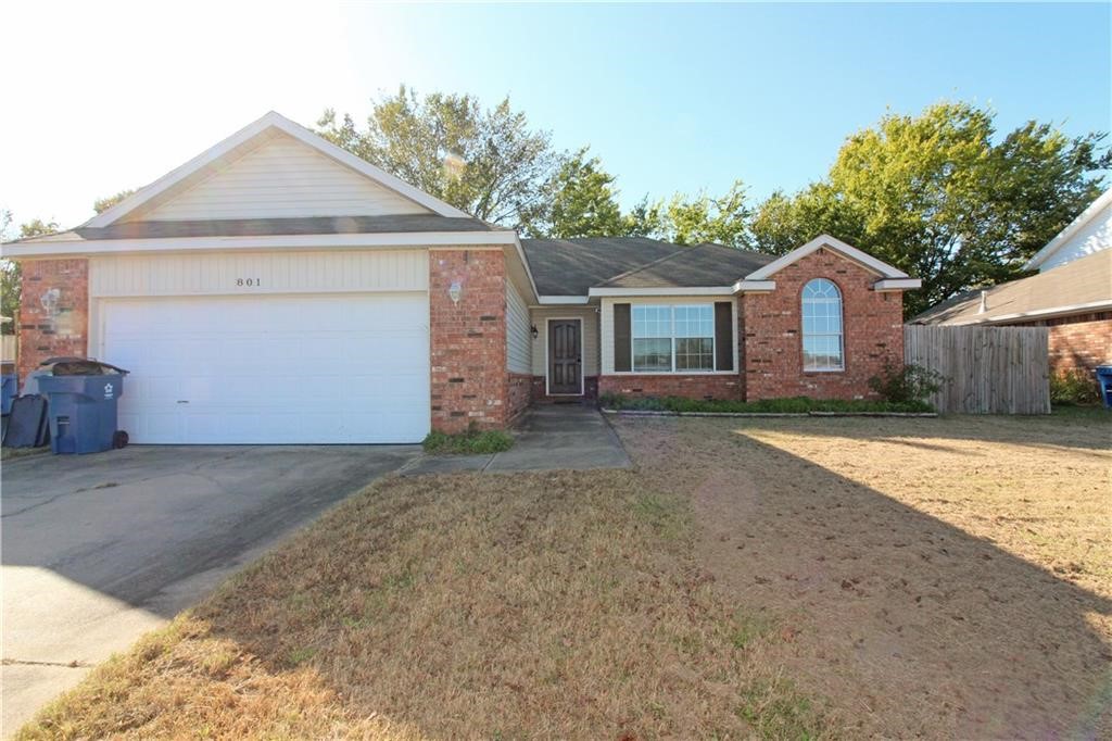 A 3 bedroom, 2 bath, 2 car garage home just minutes from town. Super location. This house has vinyl flooring in main areas, eat in kitchen & super large back yard- fenced for privacy. Pets negotiable with increased deposit.