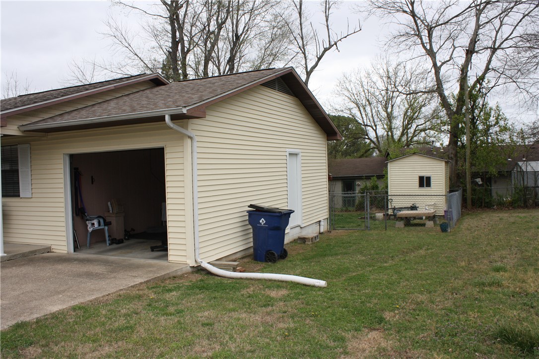 MEADOWCREST EST - Residential