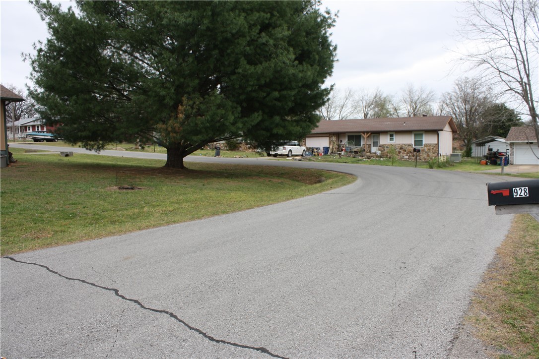 MEADOWCREST EST - Residential