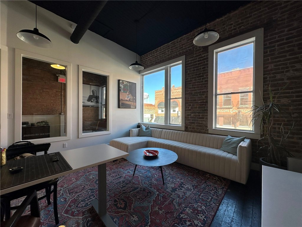 Bentonville Orig Bentonville - Commercial Lease