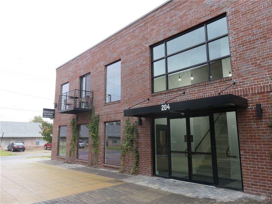Two suites available for lease at The Link, built in 2021, in Bentonville, AR. The Class A building offers quick access to The Momentary, 8th Street Market, and the downtown trail network—placing tenants at the center of Bentonville’s most dynamic area.