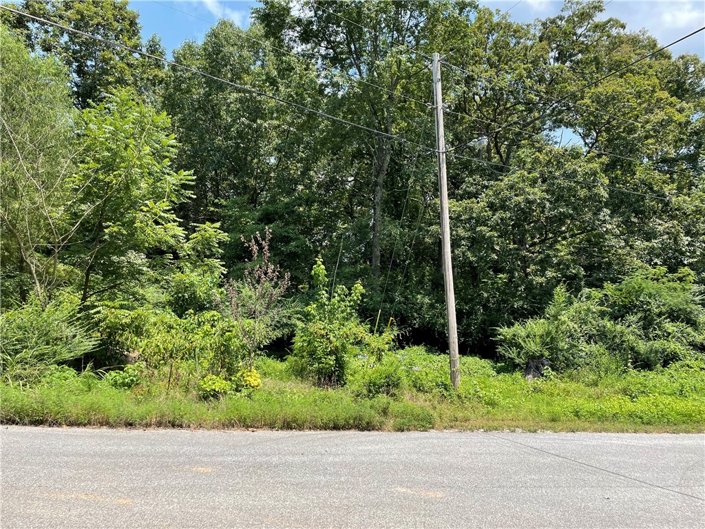 Close to boat launch in subdivision. Blocks away to public boat launch on Hwy 12. Close to marina's restaurants, grocery stores, & downtown Rogers. Fire department blocks away. Build your lake house or possibly 3 Airbnb, VRBO homes for steady income. Or buy lots seperatly. Each lot has been perc for 1 bedroom, or combine 2 lots for 2 bedrooms, or 3 lots for 3 bedrooms.