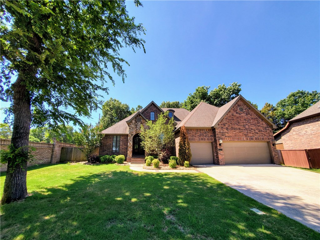 You will be impressed with this beautiful 4 bedroom, 4 bath, formal dining room, granite throughout, plumbed for central vac, front yard irrigation system, fully sodded yard, hardwood flooring and covered deck.,low-E windows, plus bonus and much more. Close to Crossover and Hwy 265.