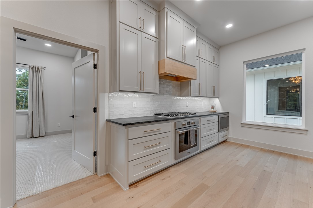 3-16-30 FAYETTEVILLE OUTLOTS - Residential