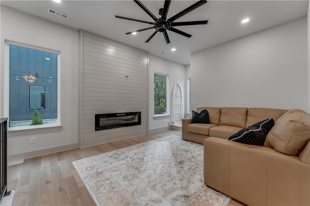 3-16-30 FAYETTEVILLE OUTLOTS - Residential