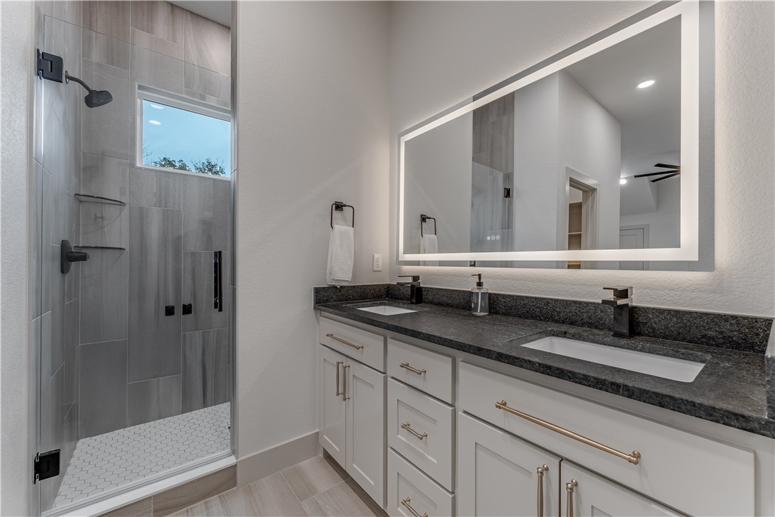 3-16-30 FAYETTEVILLE OUTLOTS - Residential