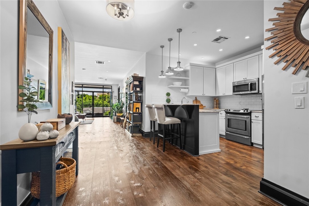 Looking for a home that fits your lifestyle as perfectly as your favorite pair of shoes? This 1-bedroom, 1.5-bath condo on the 5th floor of Fayettevilleās prestigious Legacy Building offers a seamless blend of modern style, convenience, and downtown energy. Step inside to find granite countertops, included appliances, and a spacious walk-in closetāall in a move-in-ready space filled with natural light.
If you love being close to the action, this location delivers. Walk to Dickson Street for dining and nightlife, catch a Razorback game or event at the University of Arkansas, explore Fayettevilleās vibrant arts and music scene, or hit the nearby trails without ever starting your car. Whether youāre seeking a low-maintenance primary home, a Razorback weekend retreat, or a secure lock-and-leave condo, this property checks all the boxes.
Enjoy the lifestyle youāve been searching forāurban convenience, modern finishes, and the perfect perch above the city. Downtown living has never looked better.