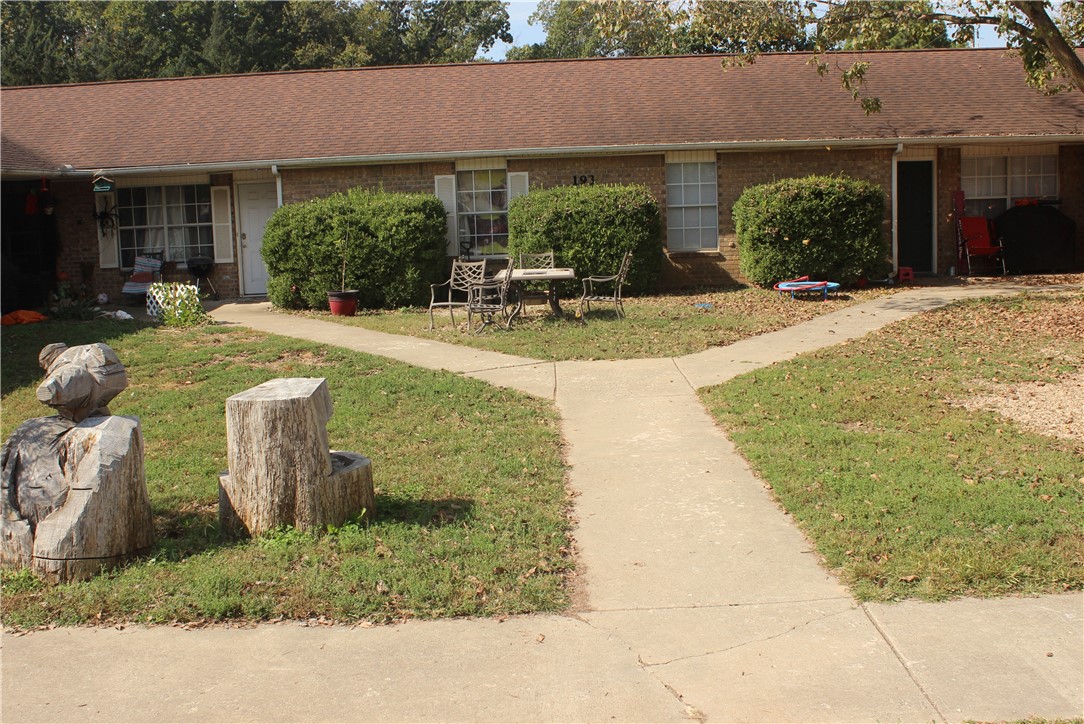 Nice 2 bed / 1 bath, Full ceramic tile floor apartment less than a mile outside Pea Ridge 4 way stop. Close to Pea Ridge schools, shopping, vets, banks, fast food and much more. Remain private yet close to recreation and business. 10 minutes to I49. Owner/Landlord holds a valid Arkansas real estate license.