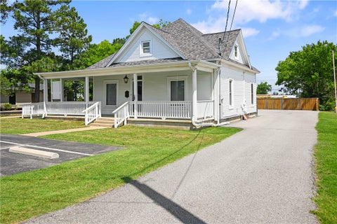 Photo of 1103 W Elm Street, Rogers, AR 72756 (MLS # 1349673)