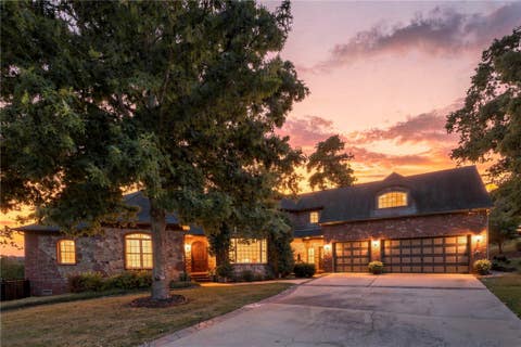 Photo of 905 NW Provence Place, Bentonville, AR 72712 (MLS # 1358449)