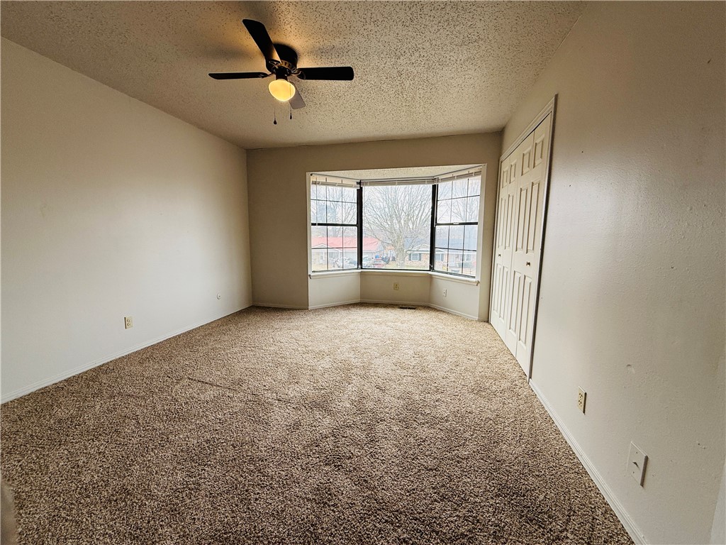 2-17-30 SPRINGDALE OUTLOTS - Residential Lease