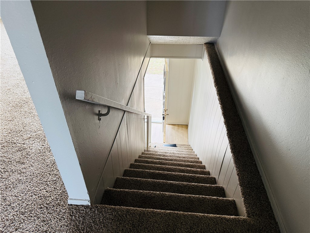 2-17-30 SPRINGDALE OUTLOTS - Residential Lease