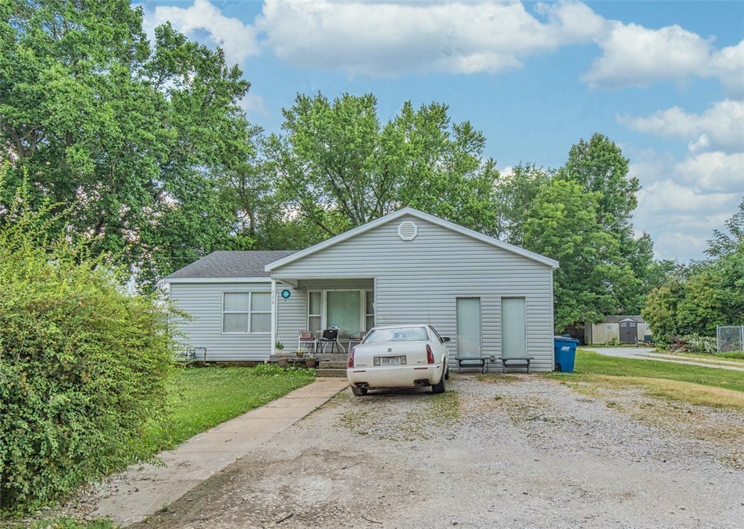 The location and the strong rental history make this an exceptional investment opportunity. It is just a short distance to Downtown Bentonville, museums, the trail system, shopping, schools, business, restaurants, Walmart Home Office, I-49, etc. The lot is .35 acre (100' x 150'). To avoid disruption to the tenant, no showings allowed. Once under Contract, Buyer can schedule a property inspection within the 10-day inspection period. The tenant currently pays $850 per month. The Seller requests that Buyer give tenant at least a 2-month notice if Buyer wants tenant to vacate after the property has been purchased. This home has 3 bedrooms, vinyl siding, range, refrigerator, ceiling fans, smoke alarms, window blinds. Has been well-maintained by the current owner.